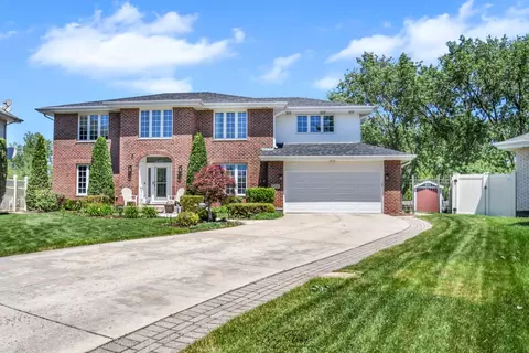 5216 W 107th St, Oak Lawn, IL 60453