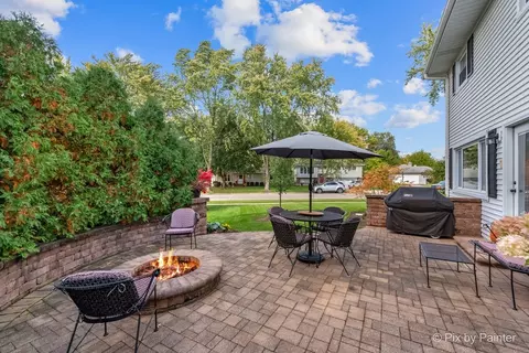 Exterior - 120 S Jane Dr, Elgin, IL 60123 photo 2 of 10