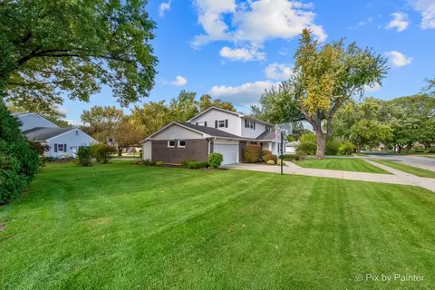 Exterior - 120 S Jane Dr, Elgin, IL 60123 photo 6 of 10