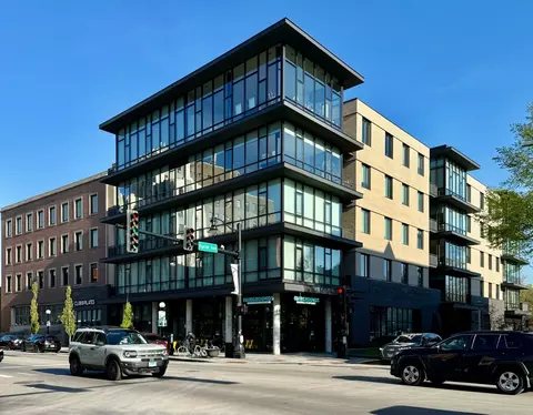 147 N Euclid Ave #404, Oak Park, IL 60302