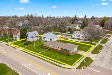 548-568 E Lincoln Ave, Hinckley, IL 60520