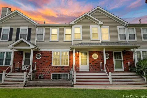 745 Tiffany Ct, Antioch, IL 60002