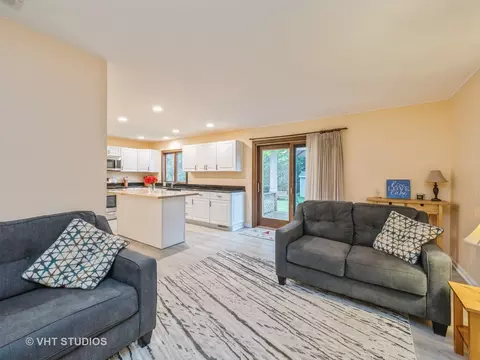 4507 Front Royal Dr, Mchenry, IL 60050 photo 9