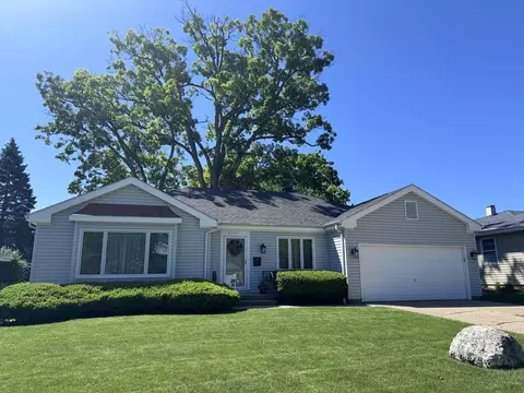 4507 Front Royal Dr, Mchenry, IL 60050
