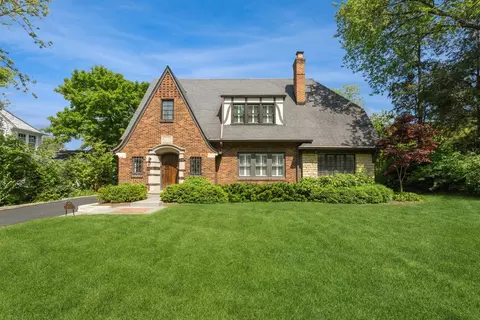 833 S Lincoln St, Hinsdale, IL 60521