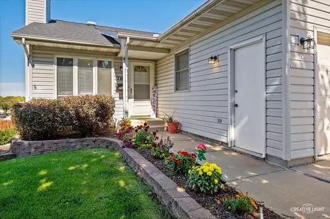 716 Elsie Ave, Crest Hill, IL 60403