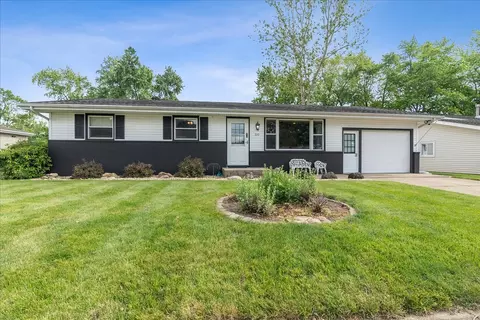 220 E Bachtold St, Forrest, IL 61741