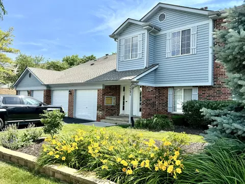 1521 Commodore Ct #1, Schaumburg, IL 60193