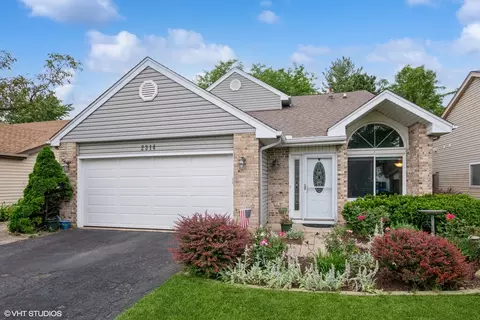 2314 Cambridge Ln, Woodridge, IL 60517