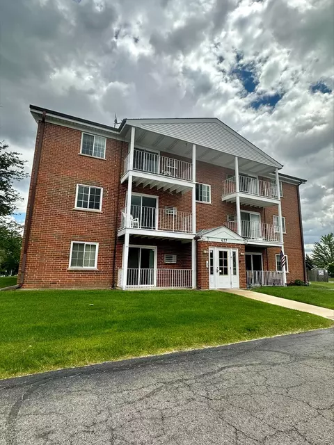 677 Marilyn Ave #C, Glendale Heights, IL 60139