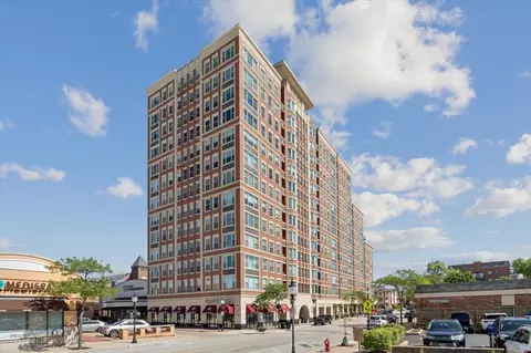 77 S Evergreen Ave #406, Arlington Heights, IL 60005