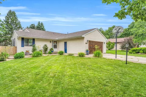 2607 Clayton Blvd, Champaign, IL 61822