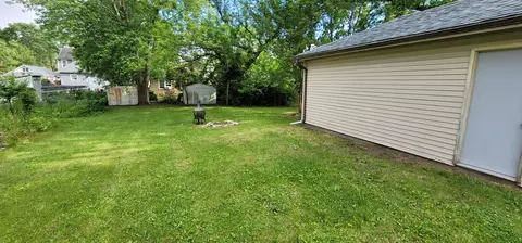 Exterior - 1210 W 3rd St, Dixon, IL 61021 photo 3 of 3