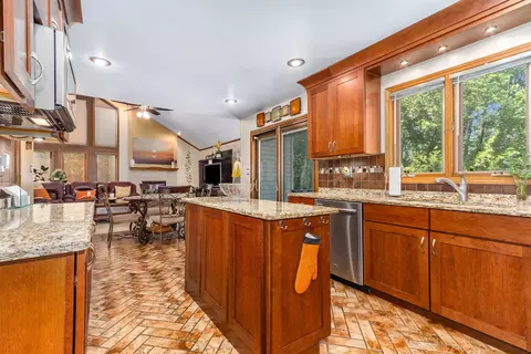 Kitchen - 3910 W 155th St, Markham, IL 60428 photo 2 of 2