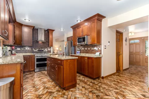Kitchen - 3910 W 155th St, Markham, IL 60428 photo 1 of 2