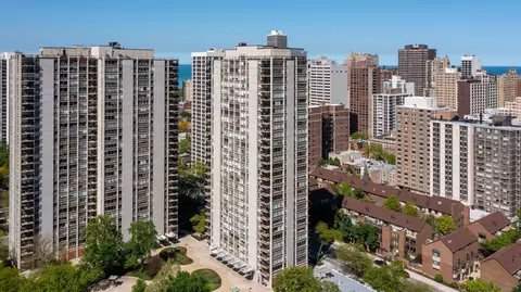 1355 N Sandburg Ter #1001D, Chicago, IL 60610