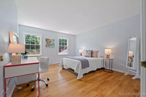 Bedroom - 450 Hevern Dr, Wheaton, IL 60189 photo 4 of 4