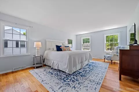 Bedroom - 450 Hevern Dr, Wheaton, IL 60189 photo 1 of 4