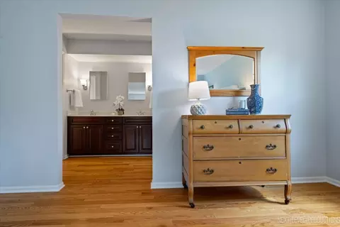 Entry Way - 450 Hevern Dr, Wheaton, IL 60189 photo 3 of 3