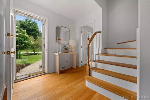 Entry Way - 450 Hevern Dr, Wheaton, IL 60189 photo 1 of 3