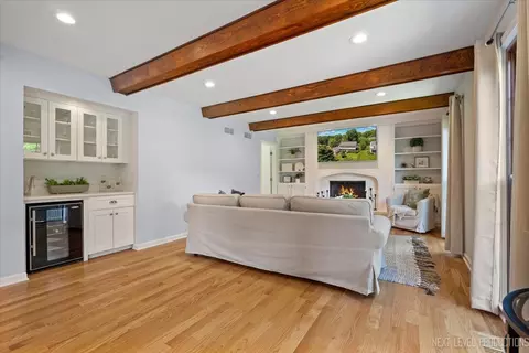 Other - 450 Hevern Dr, Wheaton, IL 60189 photo 4 of 7