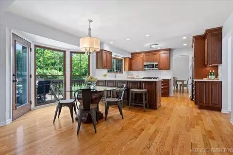 Kitchen - 450 Hevern Dr, Wheaton, IL 60189 photo 1 of 4