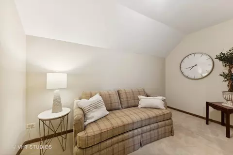 Bedroom - 8205 Kathryn Ct, Burr Ridge, IL 60527 photo 4 of 4