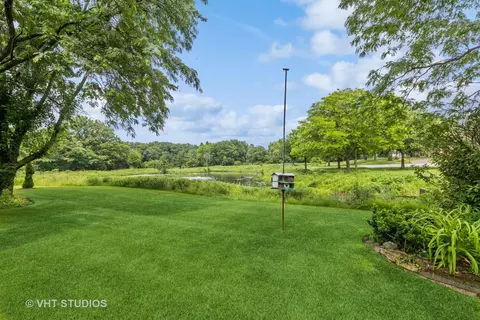Exterior - 8205 Kathryn Ct, Burr Ridge, IL 60527 photo 5 of 7