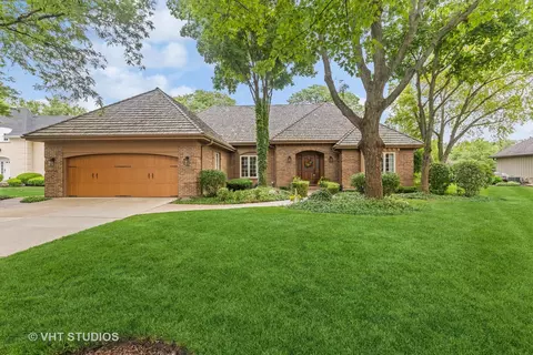 Exterior - 8205 Kathryn Ct, Burr Ridge, IL 60527 photo 7 of 7
