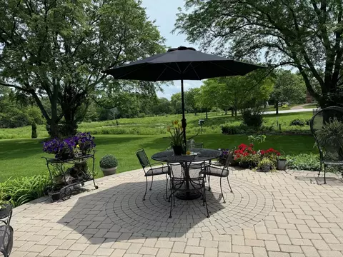 Exterior - 8205 Kathryn Ct, Burr Ridge, IL 60527 photo 4 of 7