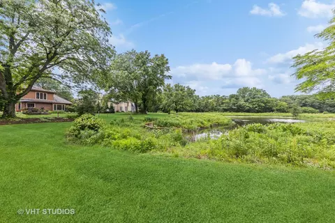 Exterior - 8205 Kathryn Ct, Burr Ridge, IL 60527 photo 2 of 7