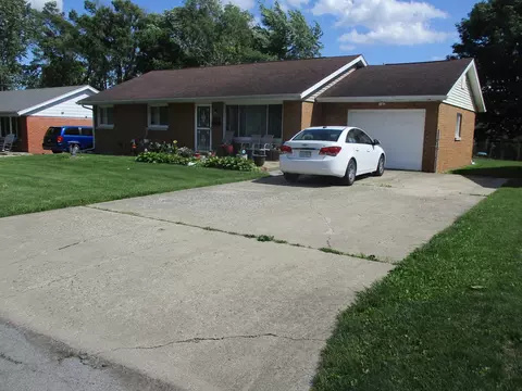 1104 Englewood Dr, Rantoul, IL 61866