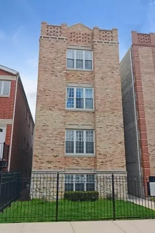 745 S Claremont Ave #4, Chicago, IL 60612