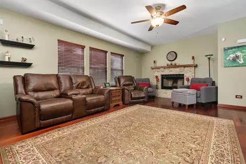 4310 Bluegrass Ln, Plainfield, IL 60586 photo 2