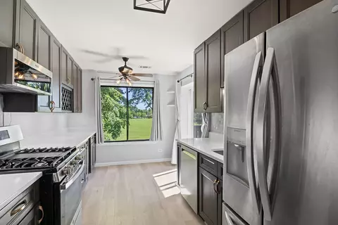 855 E Coach Rd #8, Palatine, IL 60074 photo 11