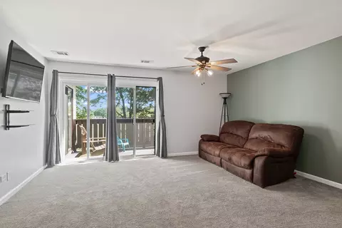 855 E Coach Rd #8, Palatine, IL 60074 photo 5