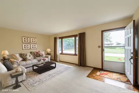 1000 Obrien St, Harvard, IL 60033 photo 2