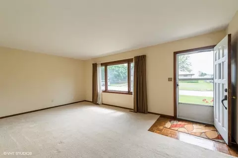 1000 Obrien St, Harvard, IL 60033 photo 3