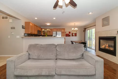 1828 Chuck Murray Dr, Normal, IL 61761 photo 9