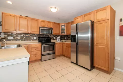 1828 Chuck Murray Dr, Normal, IL 61761 photo 3