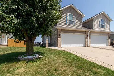 1828 Chuck Murray Dr, Normal, IL 61761 photo 2