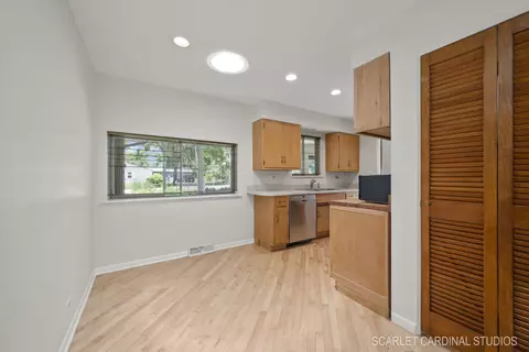 904 E Liberty Dr, Wheaton, IL 60187 photo 9