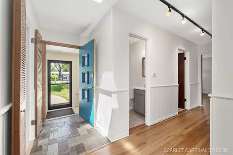 904 E Liberty Dr, Wheaton, IL 60187 photo 3