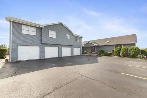 323 E Liberty St, Wauconda, IL 60084