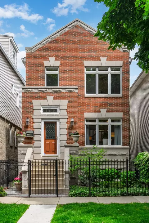 1526 W Melrose St, Chicago, IL 60657