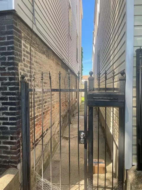 1642 W 44th St, Chicago, IL 60609 photo 3