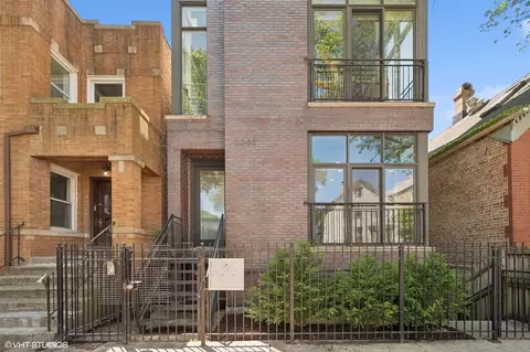 2062 N Leavitt St #1, Chicago, IL 60647