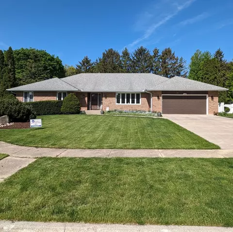 1301 Azalea Ln, Dekalb, IL 60115