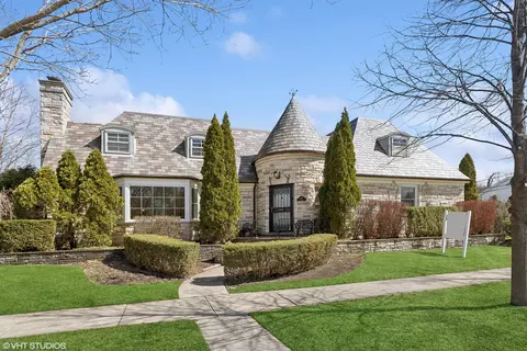 101 E Cuttriss St, Park Ridge, IL 60068