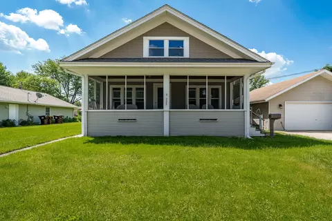 225 Pearl Ave, Loves Park, IL 61111